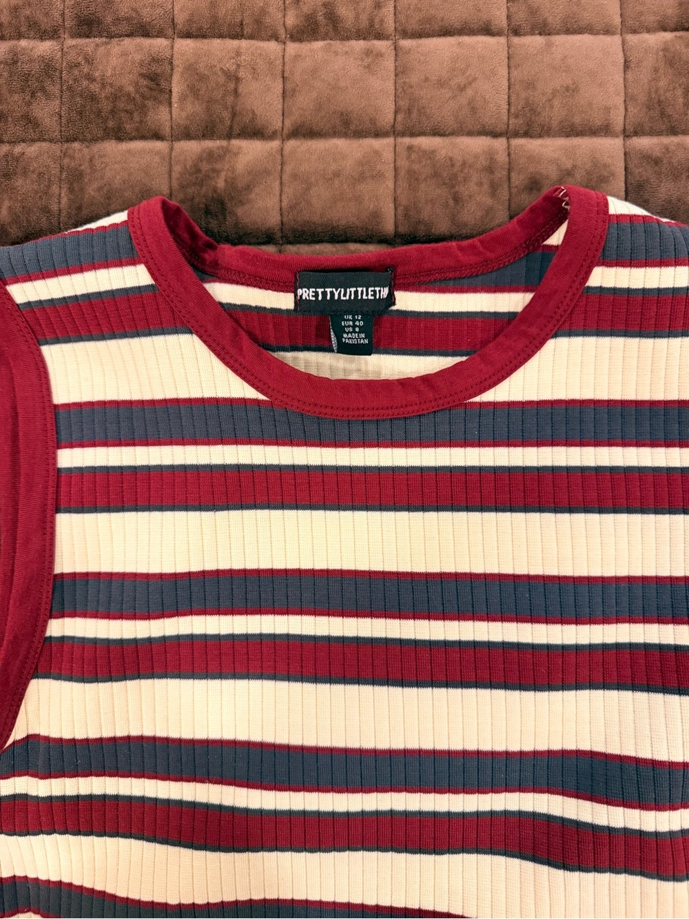 PrettyLittleThing Burgundy & Beige Striped Short set - Picture 7 of 9